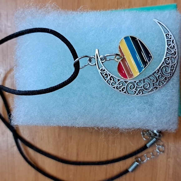 Crescent Moon Heart Necklace - Picture 4 of 5